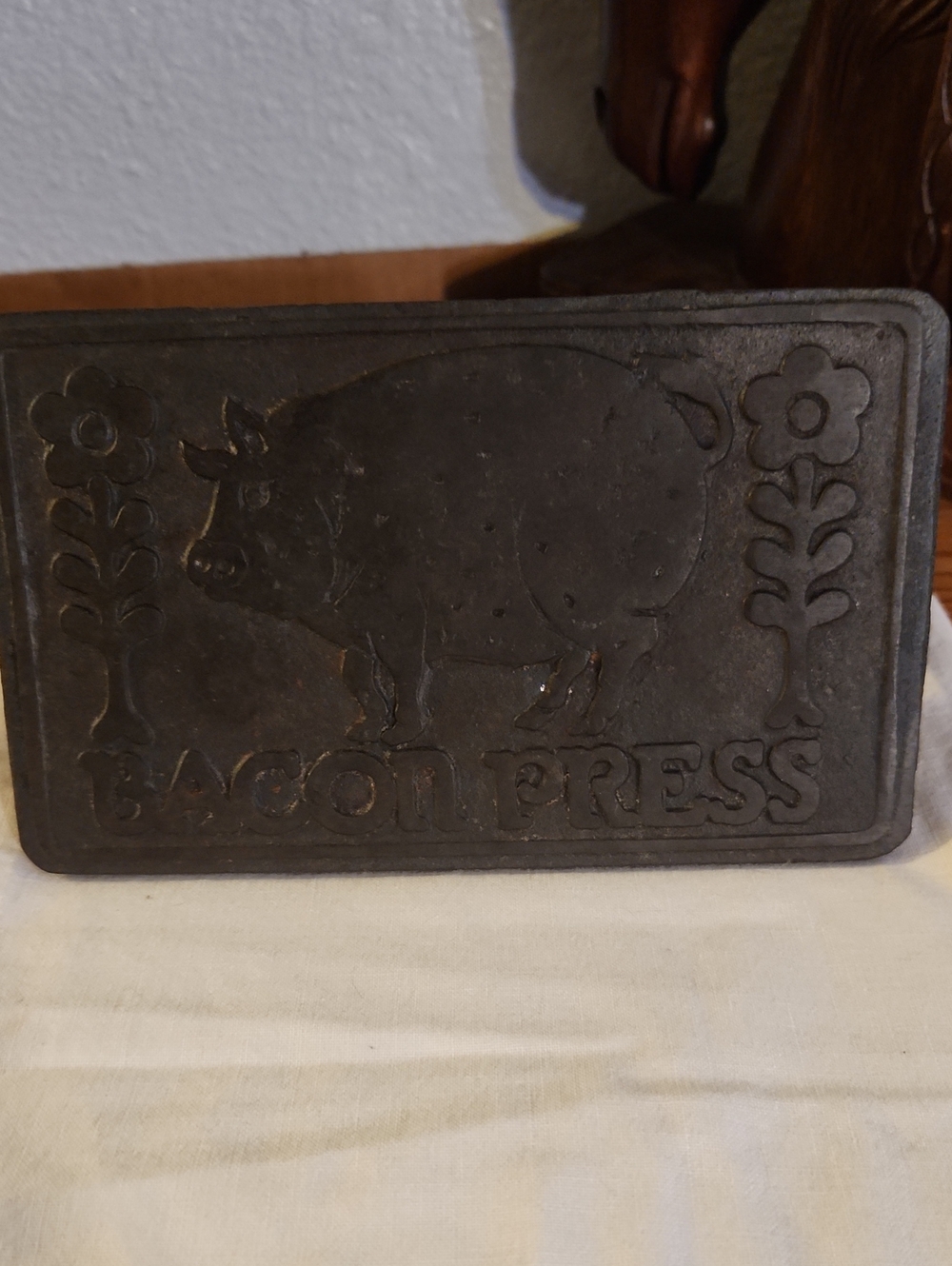 1978 Cast Iron Bacon Press - Black